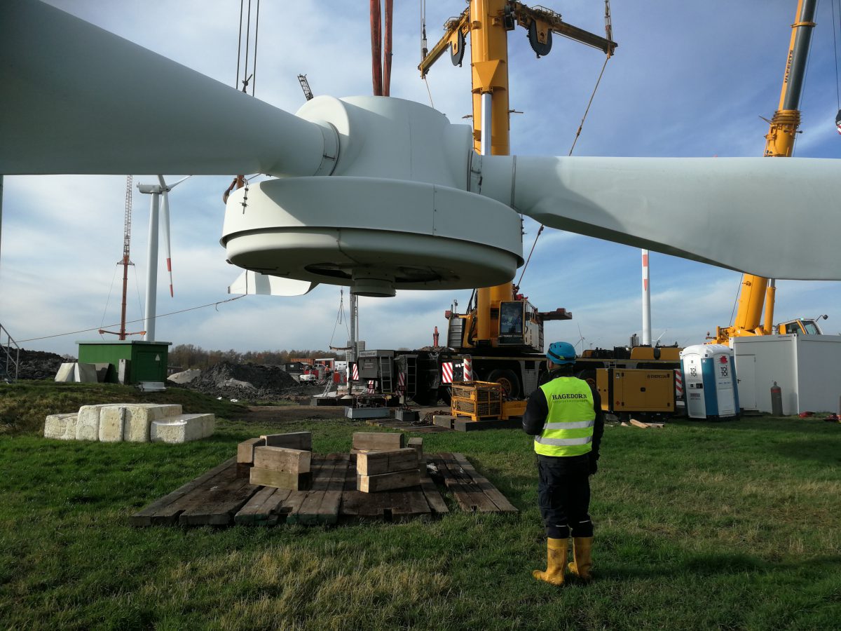 Enercon E-40: A Giant is coming to the German Windpower Museum